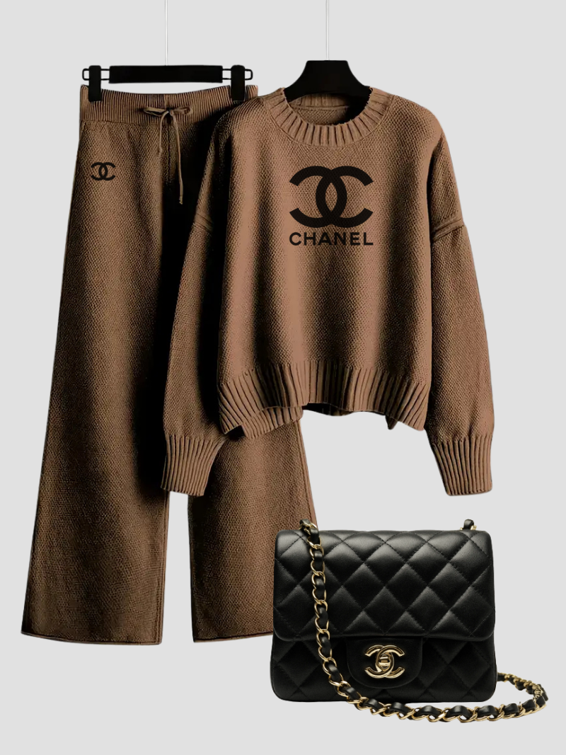 Luxe Crest Knit Set & Quilted Chain Bag